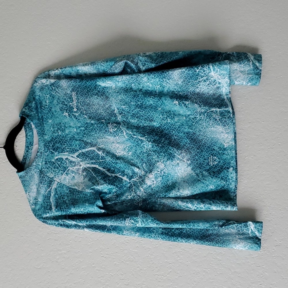 Columbia sun shirt, size small, women's sea green color